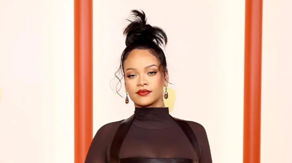 Rihanna Net Worth: How the Songstress Became a Billionaire